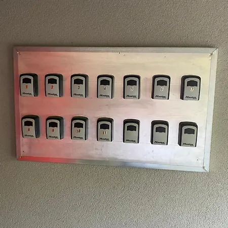 Motel Smart - *